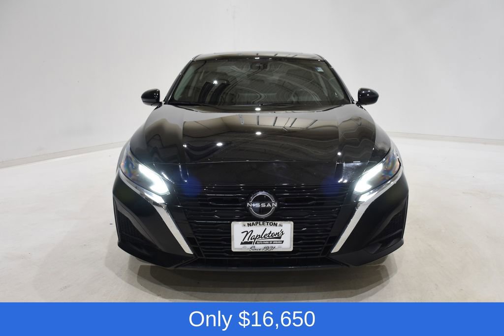 Used 2023 Nissan Altima 2.5 SV w/ SV Premium Package image 2