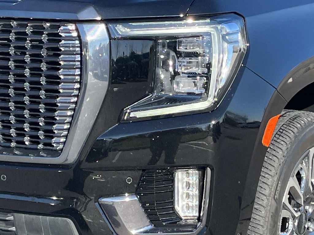 Used 2024 GMC Yukon XL Denali Ultimate image 9