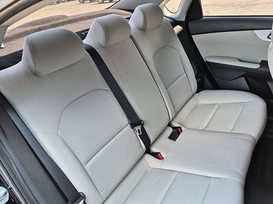 Used 2022 Kia Forte LXS FWD image 30