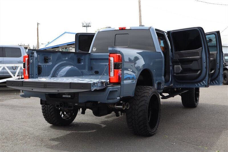 Used 2023 Ford F350 Platinum AWD/4WD image 40