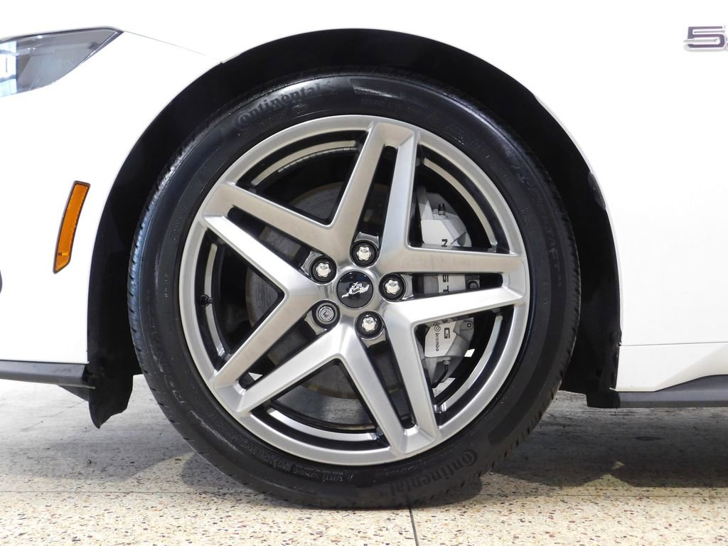 Used 2025 Ford Mustang GT Premium RWD image 33