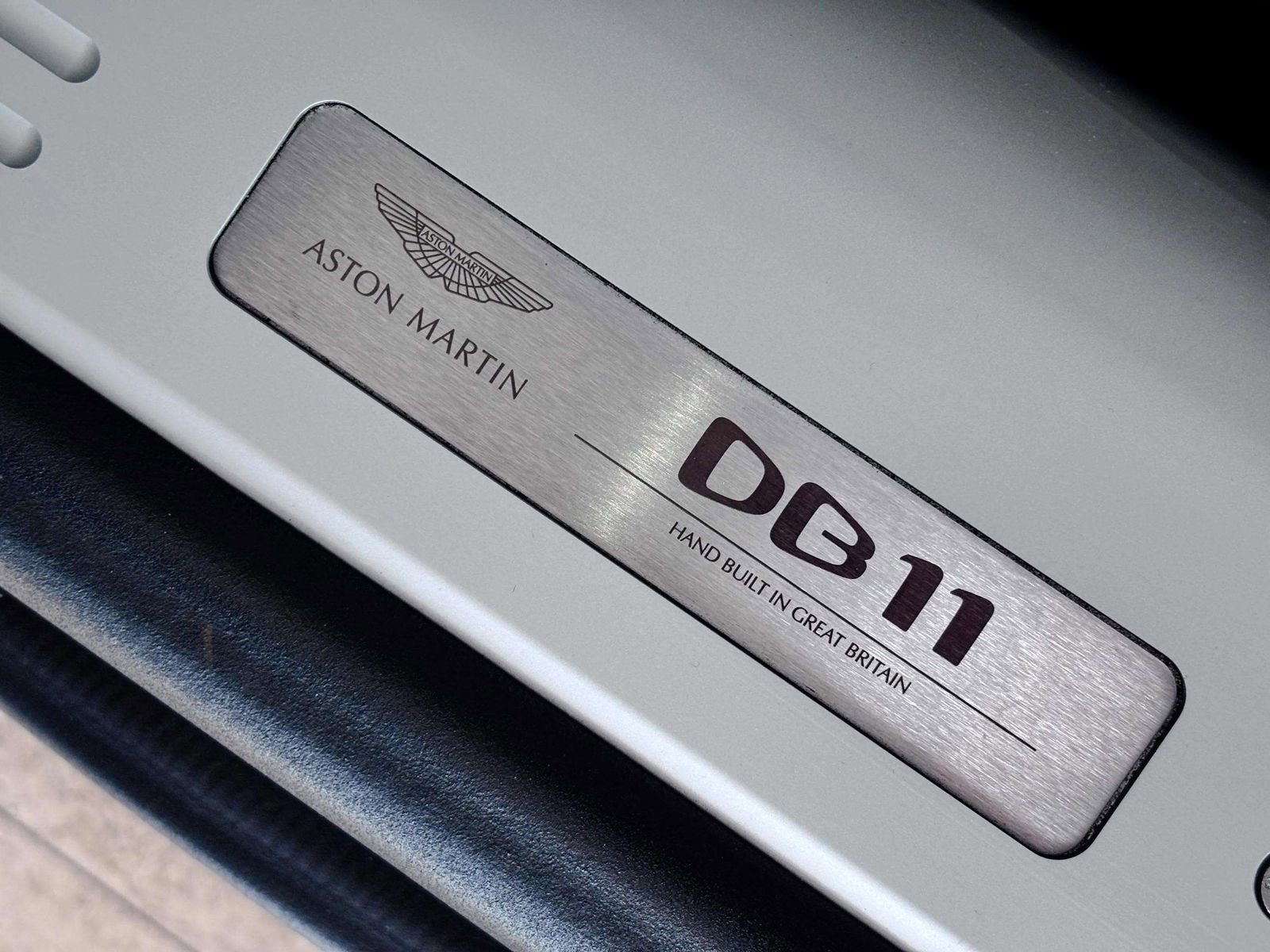 Used 2021 Aston Martin DB11 Volante image 22