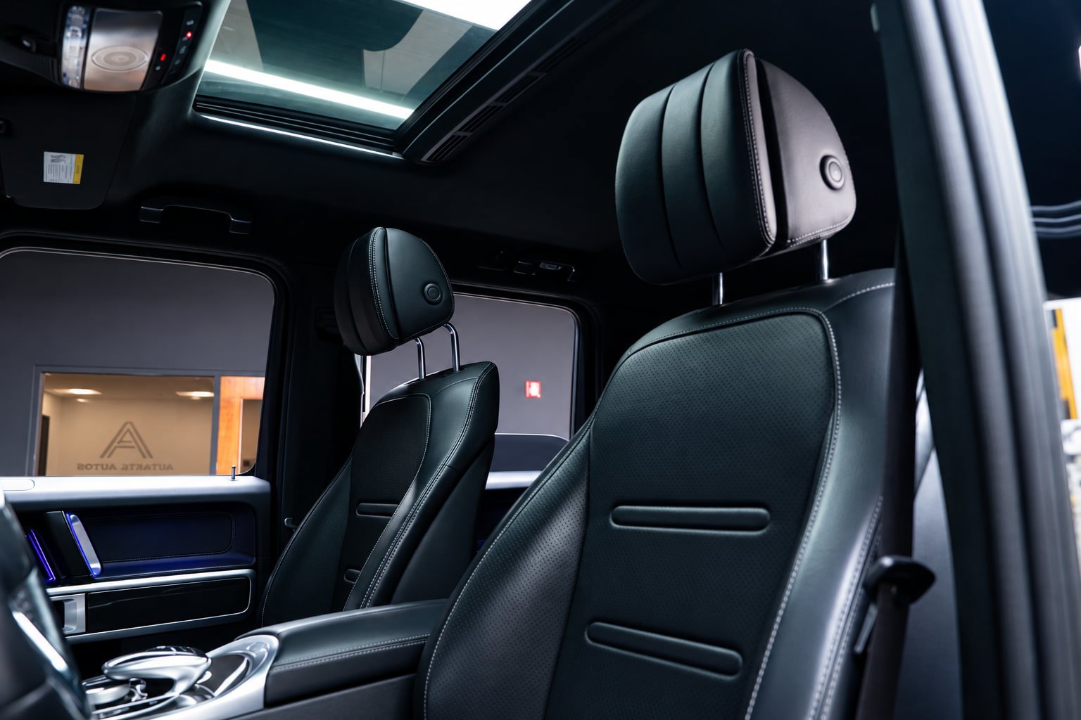 Used 2023 Mercedes-Benz G 550 image 25