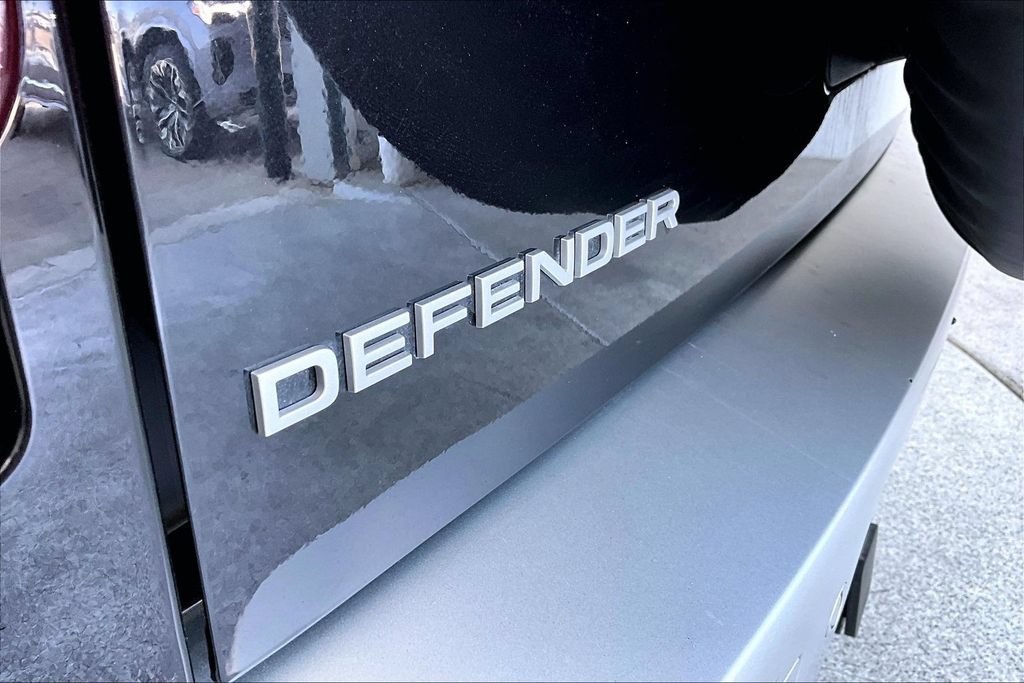 Used 2025 Land Rover Defender 110 S AWD/4WD image 42