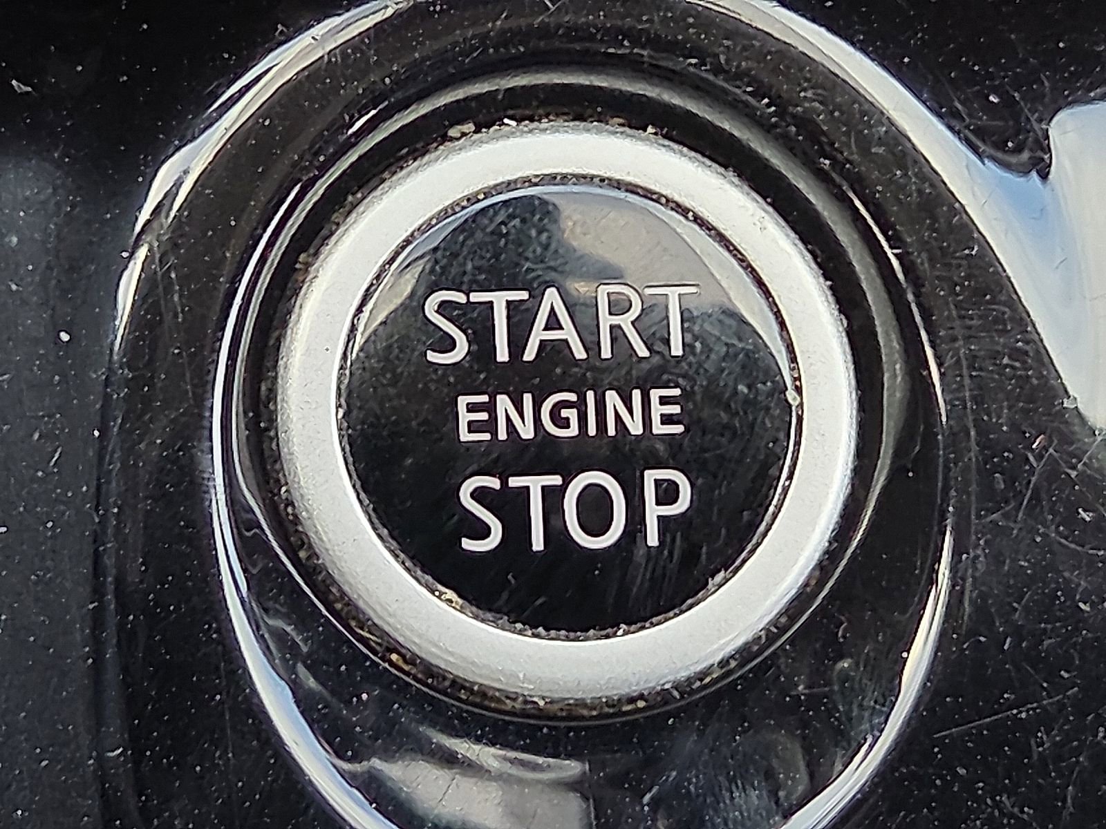 Used 2020 Nissan Kicks SR w/ Exterior Package image 17