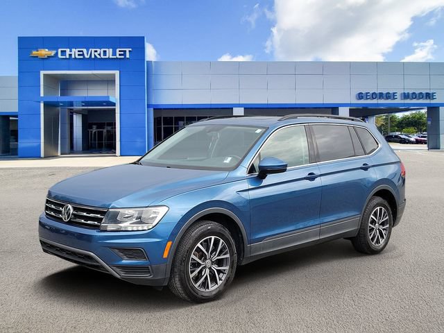 Used 2019 Volkswagen Tiguan SE w/ Panoramic Sunroof Package AWD/4WD image 2