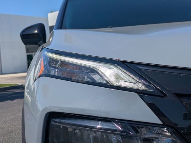 Used 2025 Nissan Rogue SV AWD/4WD image 10