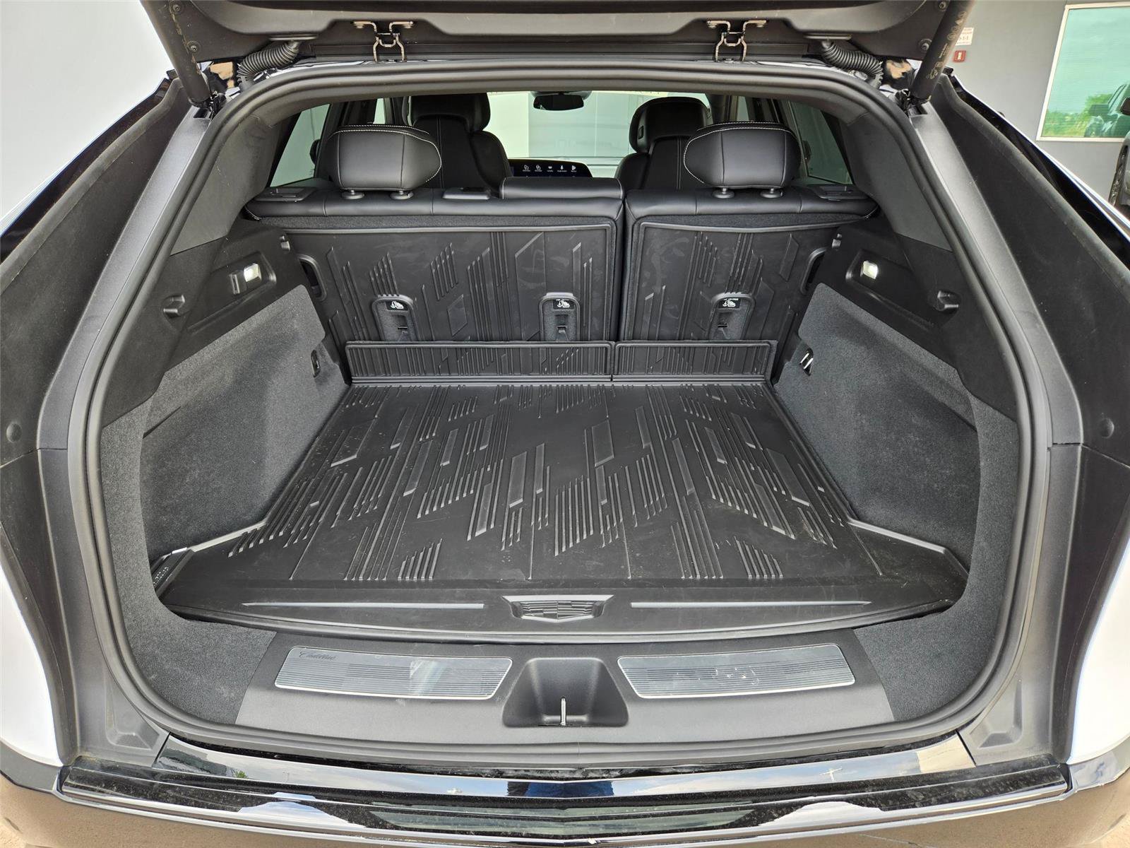 New 2026 Cadillac Lyriq Sport w/ LPO, Floor Liner Package AWD/4WD image 31
