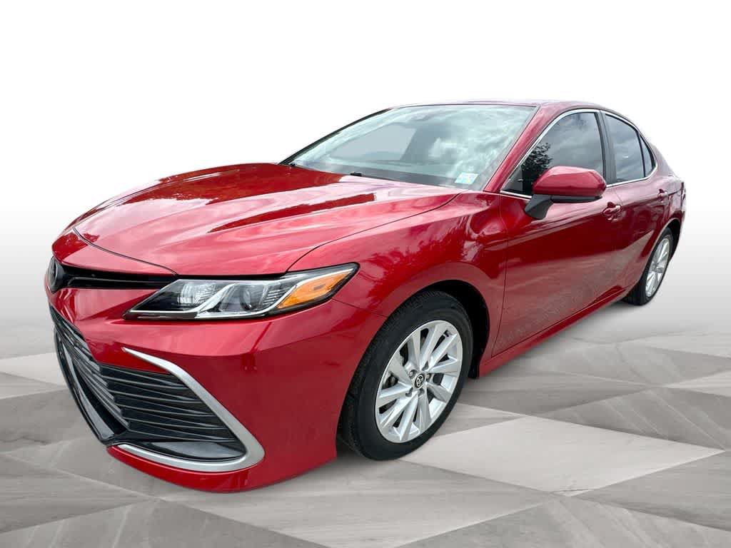 Used 2024 Toyota Camry LE FWD image 4