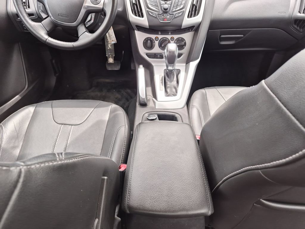 Used 2013 Ford Focus SE FWD image 27