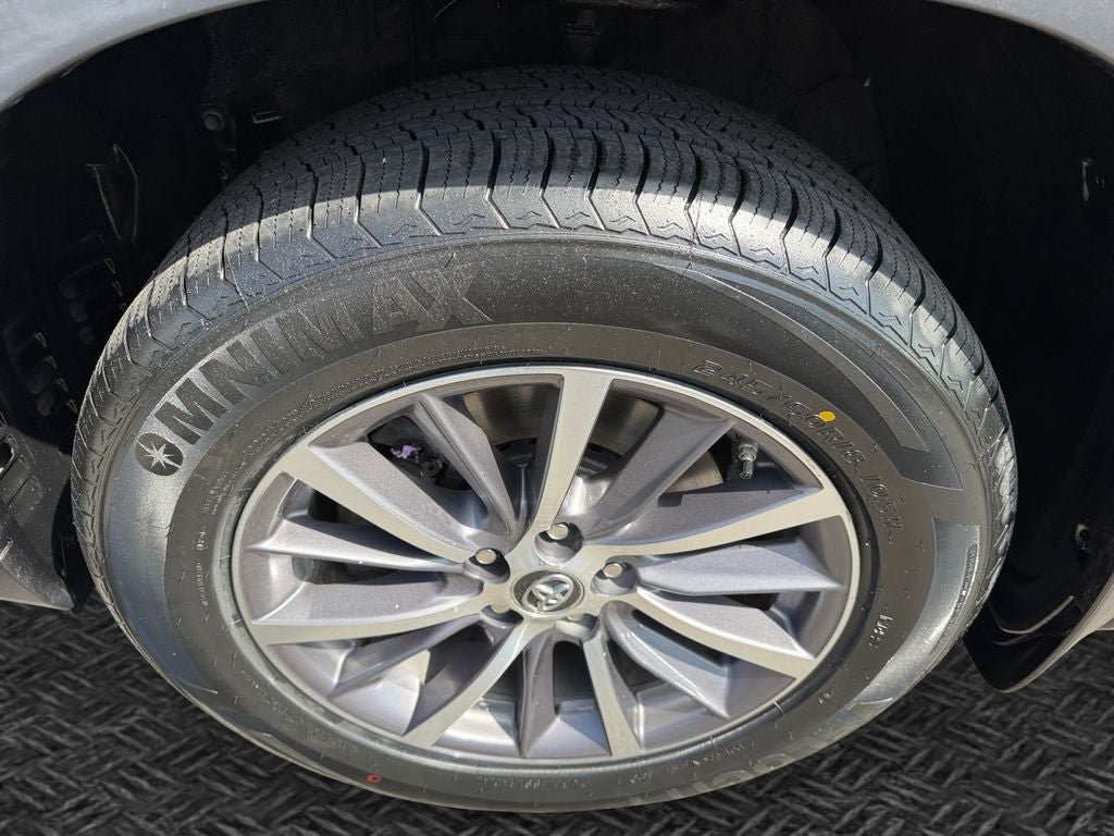 Certified 2019 Toyota Highlander XLE AWD/4WD image 11