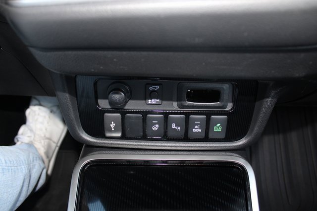 Used 2022 Mitsubishi Outlander LE image 16