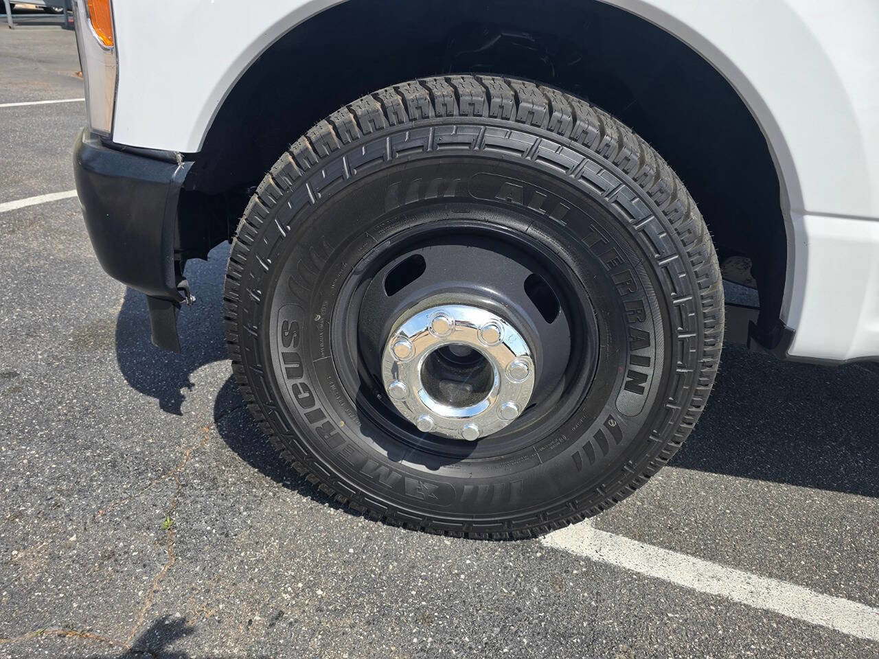 Used 2023 Ford F350 XL RWD image 10