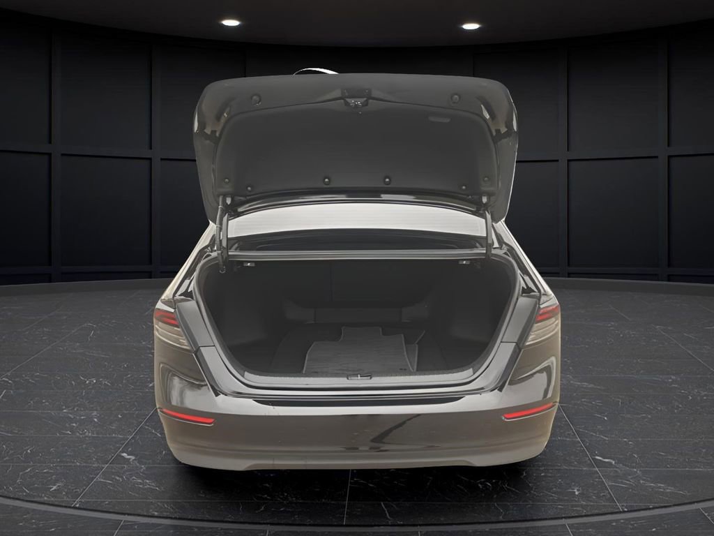 Used 2025 Honda Accord Sport image 36