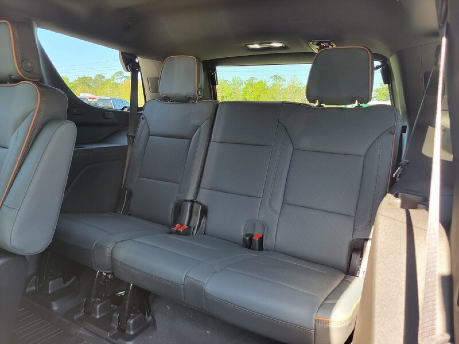 New 2026 GMC Yukon AT4 w/ Premium Trailering Package AWD/4WD image 33