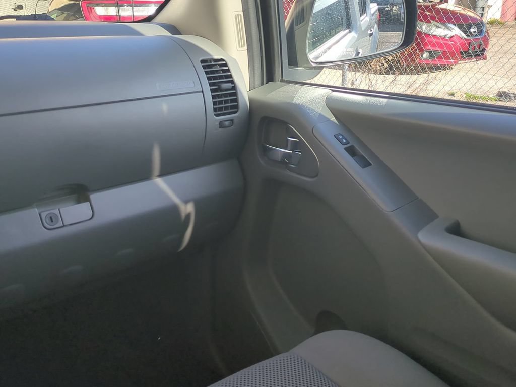 Used 2019 Nissan Frontier SV RWD image 17