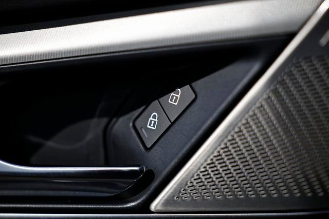 New 2026 Jaguar F-PACE R-Dynamic S image 17