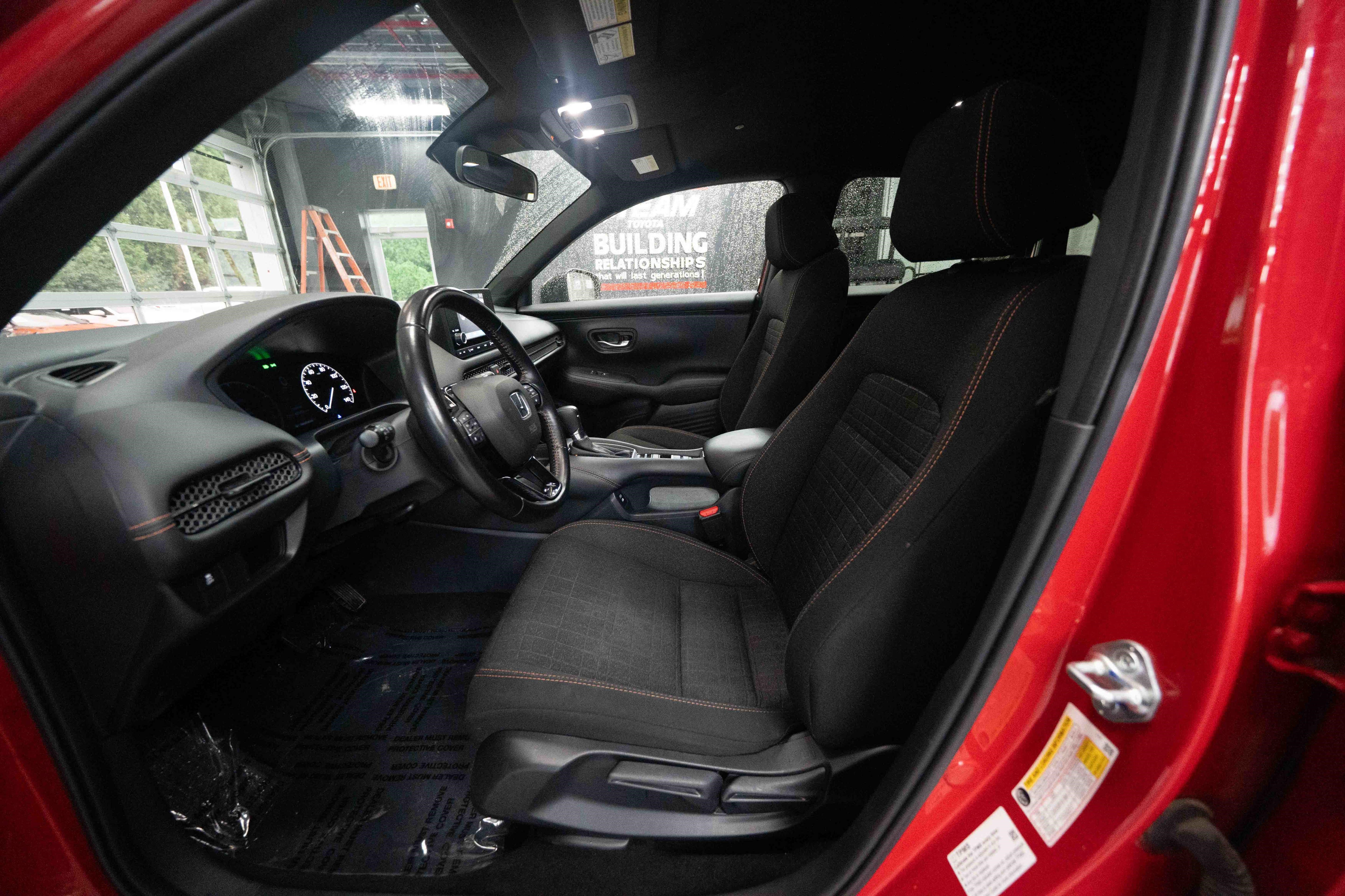 Used 2025 Honda HR-V Sport image 9