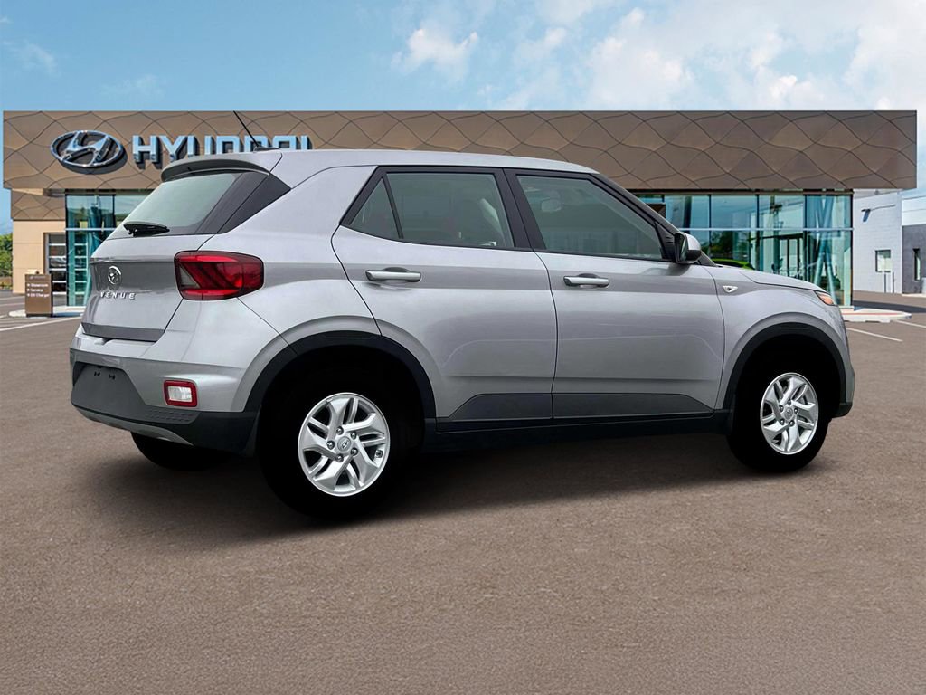 New 2025 Hyundai Venue SE image 8