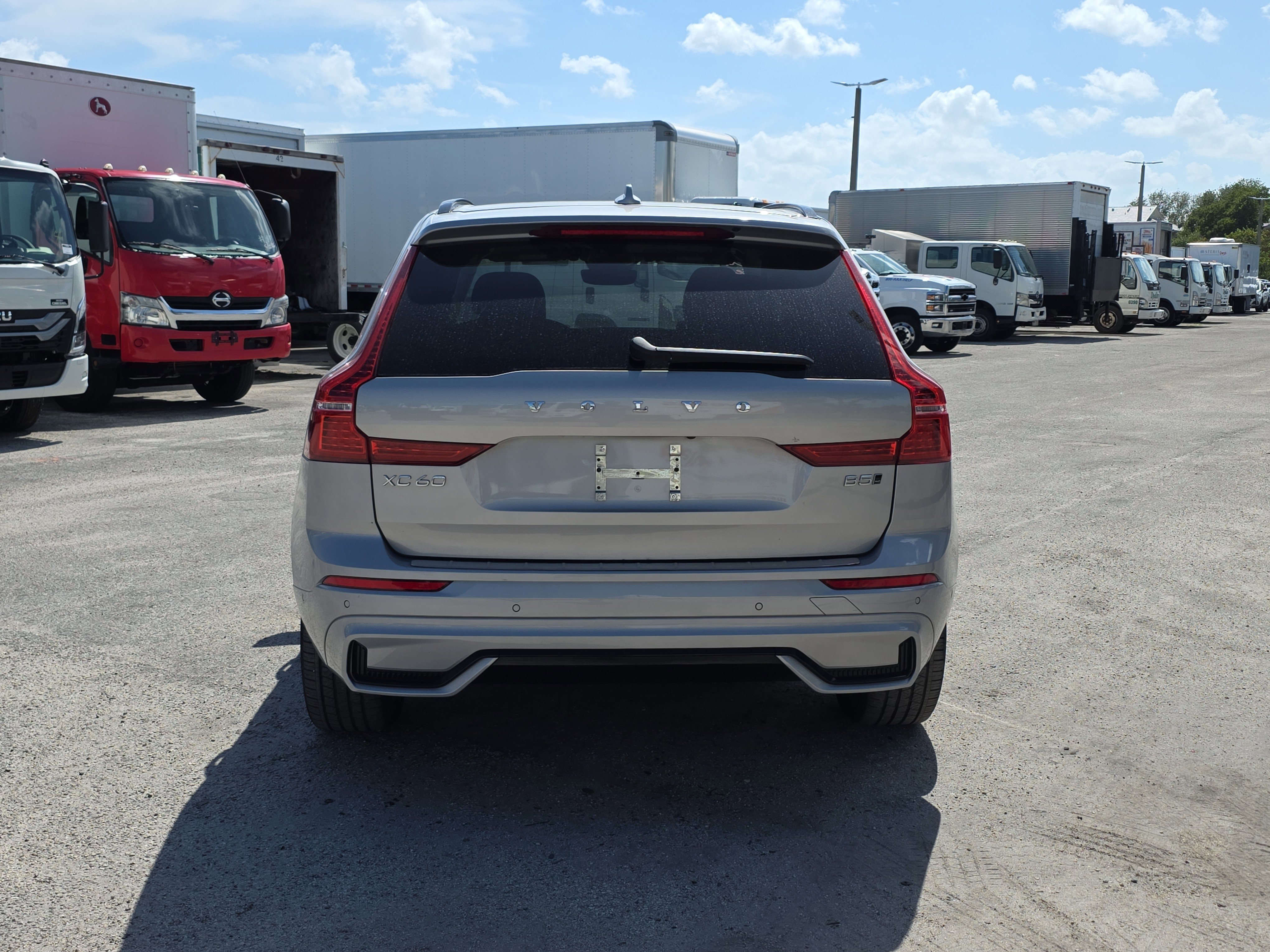 Used 2024 Volvo XC60 B5 Plus w/ Protection Package Premier AWD/4WD image 6