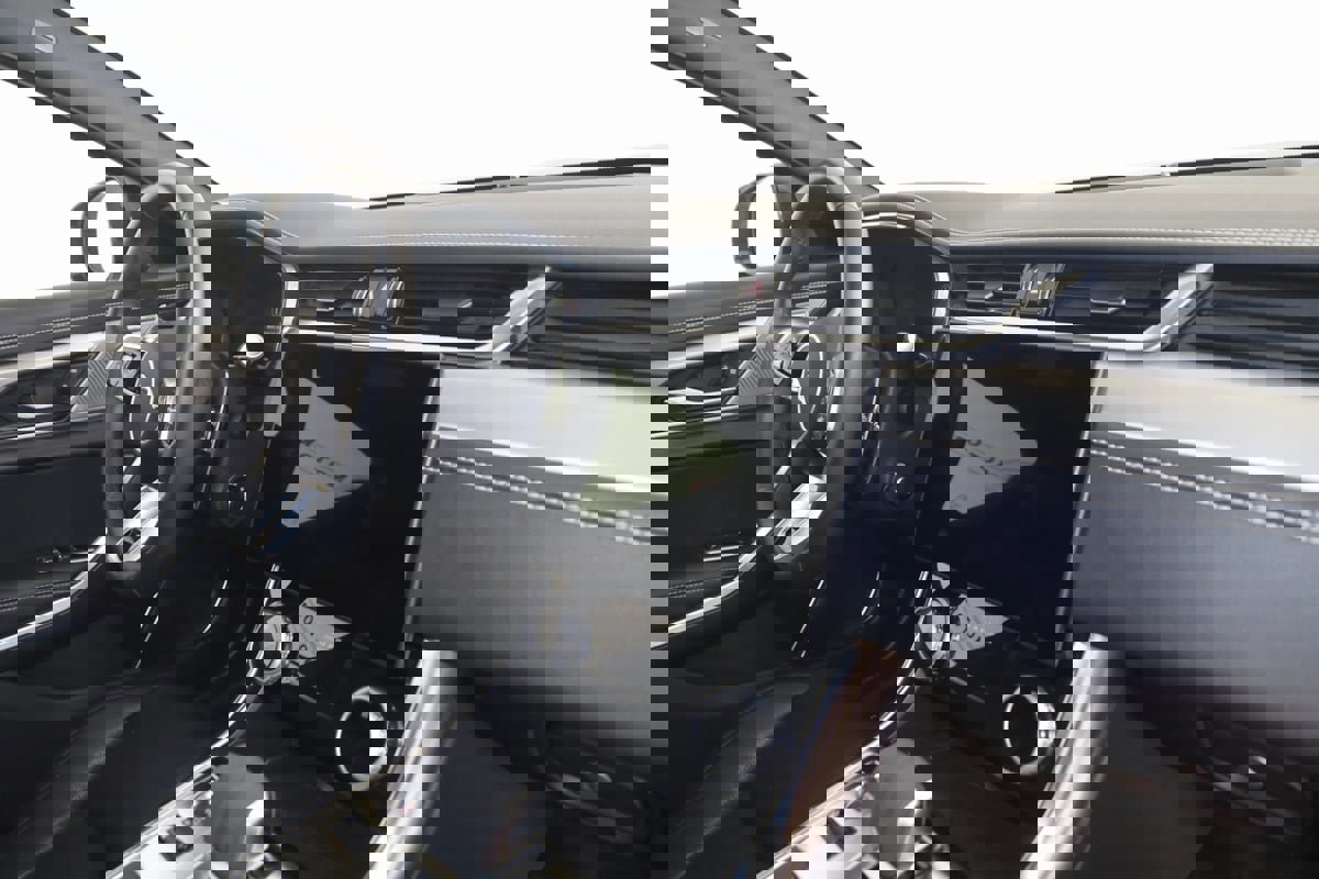 Used 2024 Jaguar XF R-Dynamic SE image 50