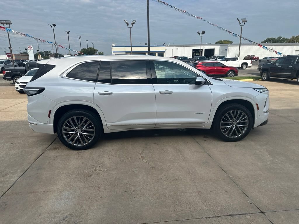 Used 2025 Buick Enclave Avenir AWD/4WD image 31