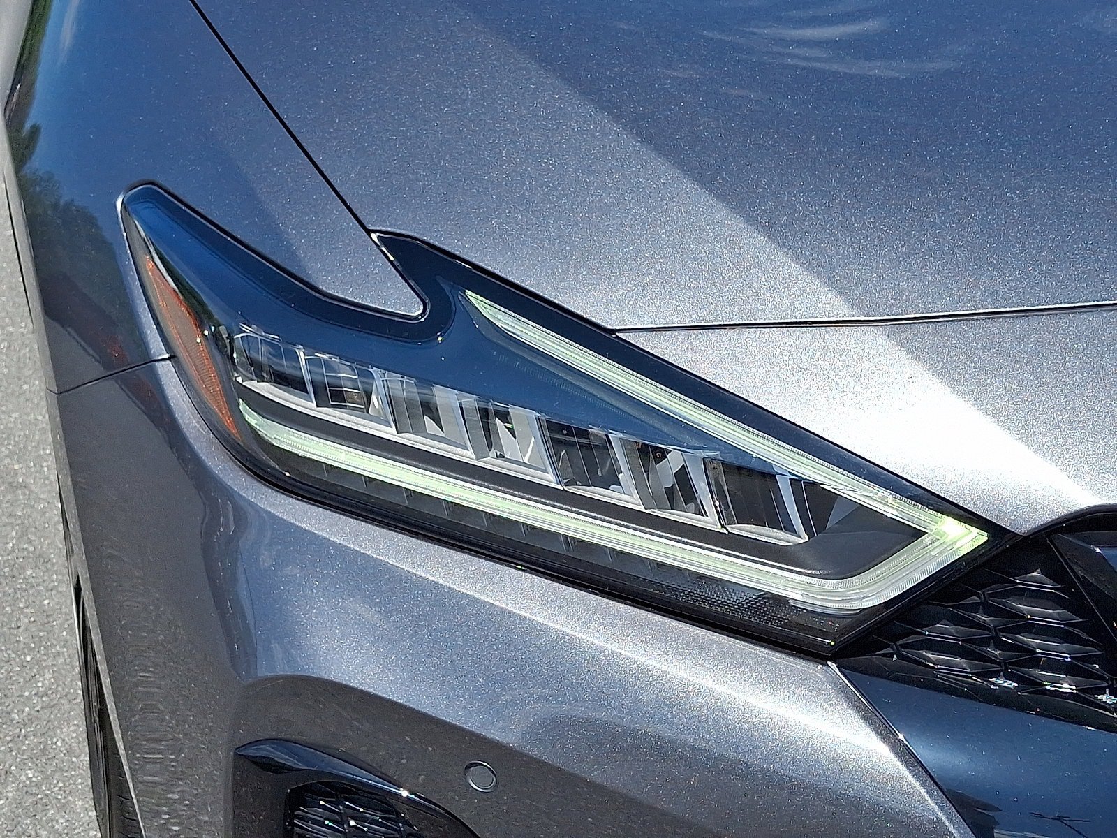 Certified 2023 Nissan Maxima SR w/ Sport Mat Group FWD image 10