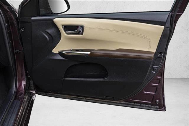 Used 2017 Toyota Avalon Touring image 30