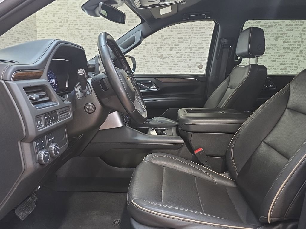Used 2023 Chevrolet Suburban Premier image 23