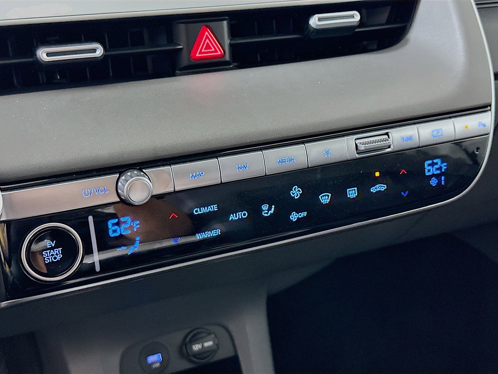 Used 2024 Hyundai Ioniq 5 SE image 24