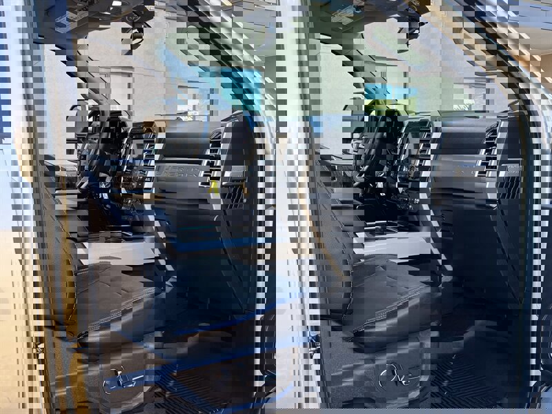 Used 2017 Ford F350 Lariat image 35