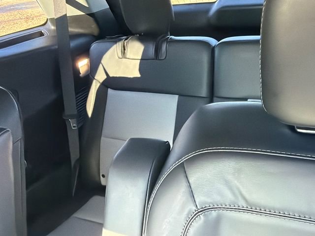 Used 2022 Ford Explorer XLT w/ Equipment Group 202A image 18