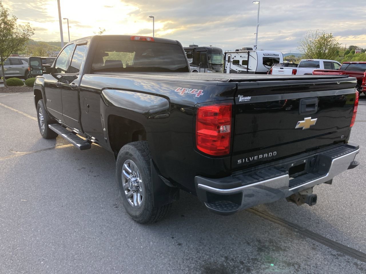 Used 2017 Chevrolet Silverado 3500 LT AWD/4WD image 5