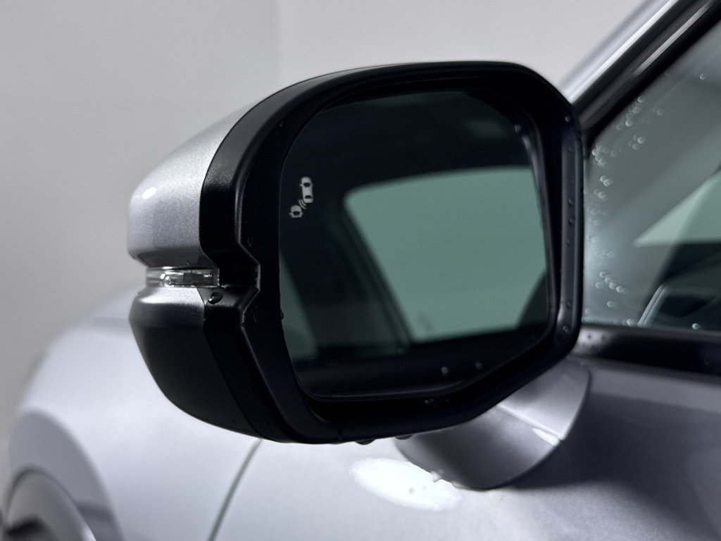 Used 2025 Acura ADX FWD image 23