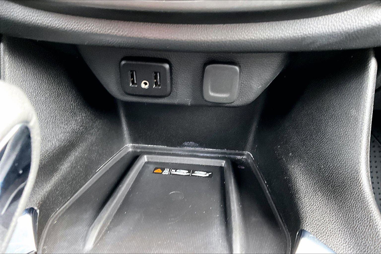 Used 2023 Chevrolet Traverse LT w/ Midnight/Sport Edition image 33