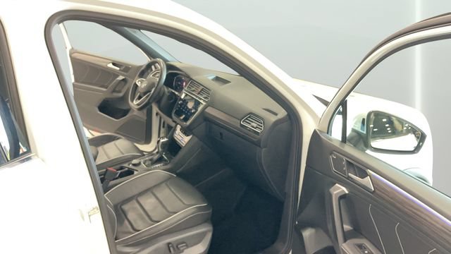 Used 2024 Volkswagen Tiguan SEL R-Line AWD/4WD image 13
