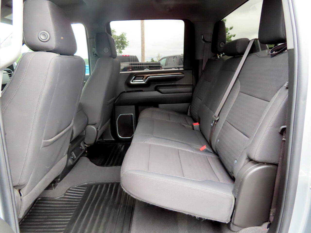 Used 2024 Chevrolet Silverado 2500 LT image 39