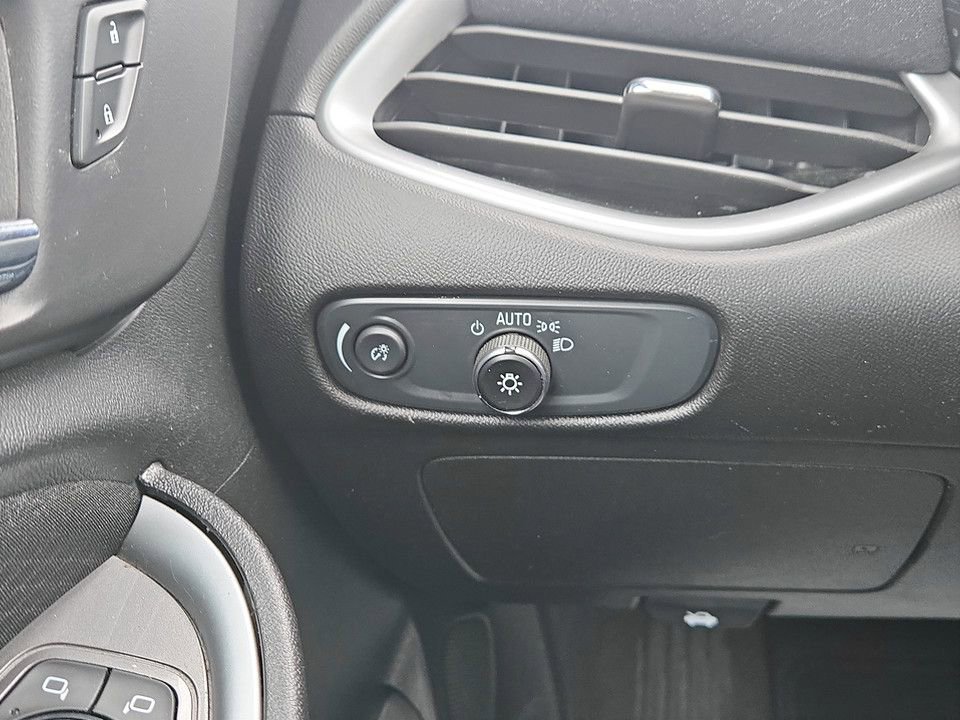 Used 2024 Chevrolet Malibu LT image 21