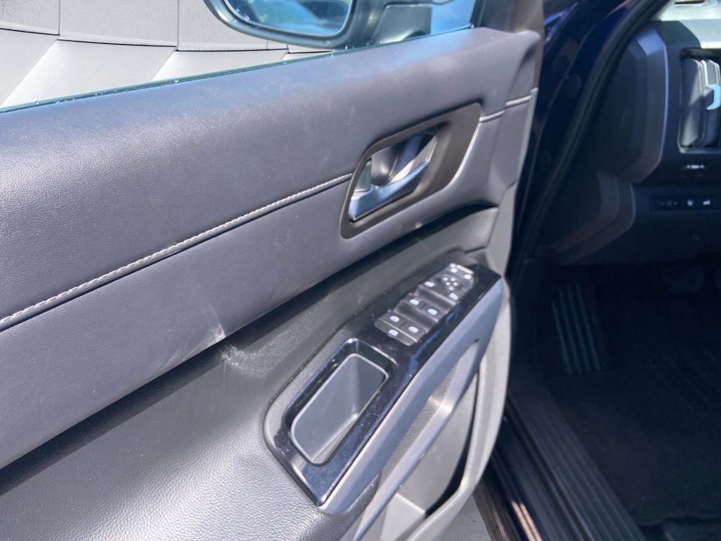 Used 2023 Nissan Pathfinder SL FWD image 11