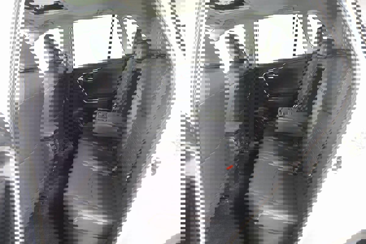 Used 2022 Toyota RAV4 Limited AWD/4WD image 41