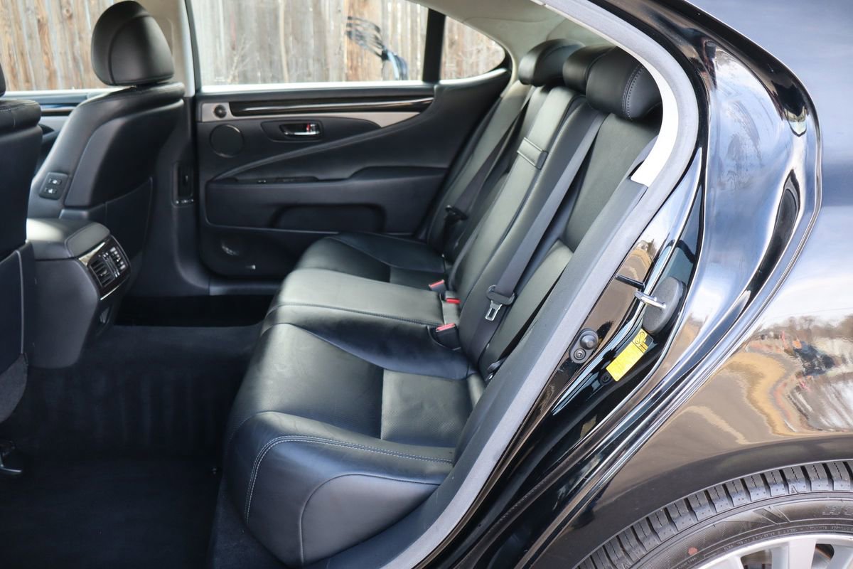 Used 2013 Lexus LS 460 L w/ Preferred Accessory Package image 20