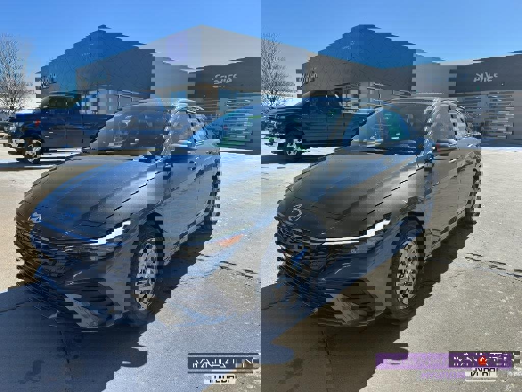 New 2026 Hyundai Elantra SE image 1