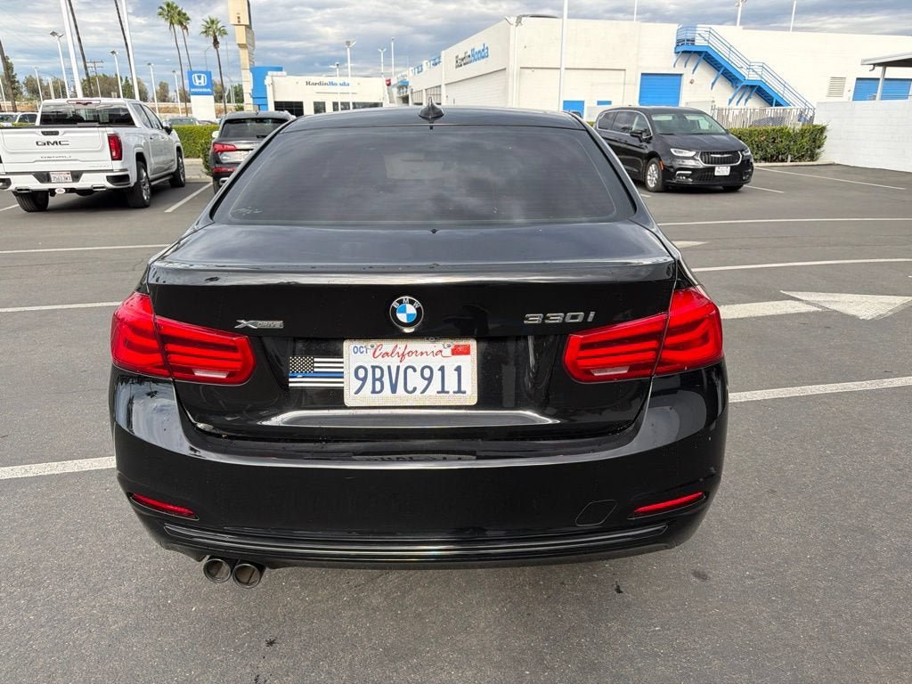 Used 2018 BMW 330i xDrive Sedan AWD/4WD image 6