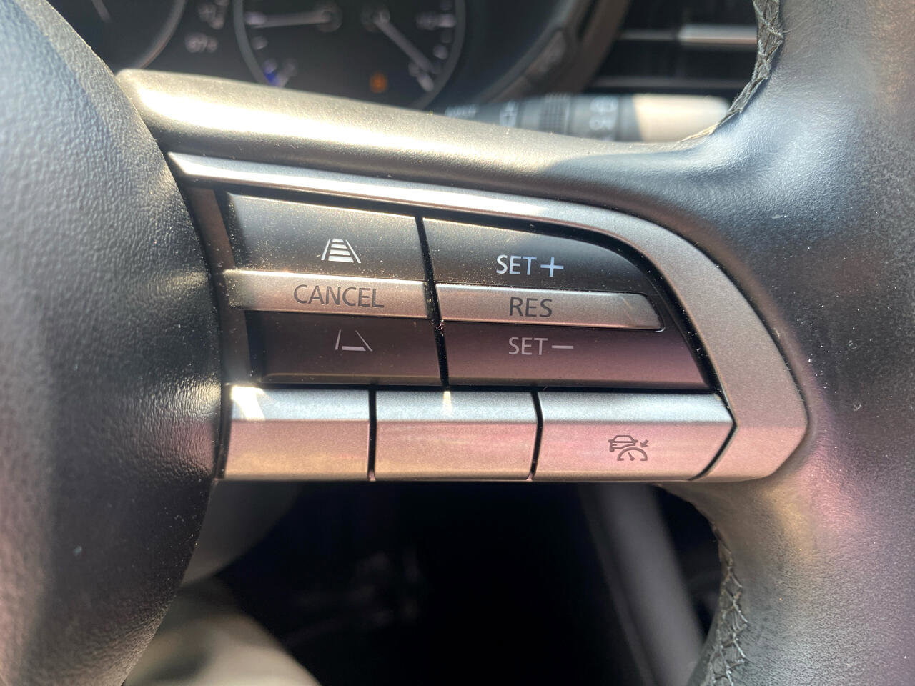 Used 2020 MAZDA MAZDA3 Hatchback image 13