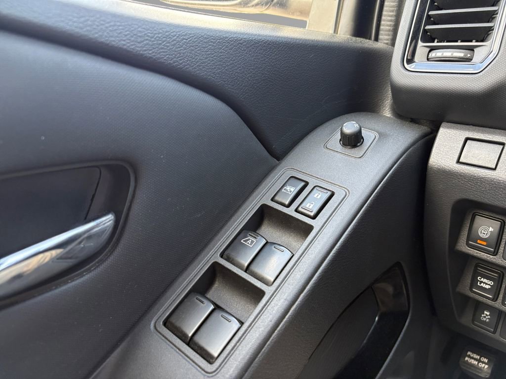 Used 2023 Nissan Frontier SV w/ Midnight Edition Package image 7