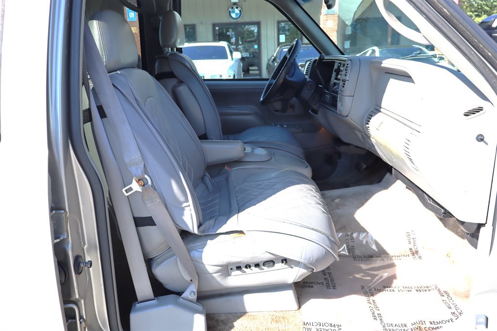 Used 1999 GMC Yukon 4WD 4-Door w/ Marketing Opt Pkg 5 image 22