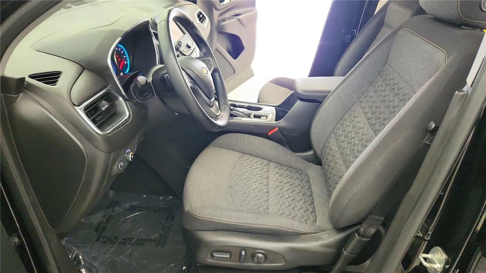 Used 2023 Chevrolet Equinox LT FWD image 23