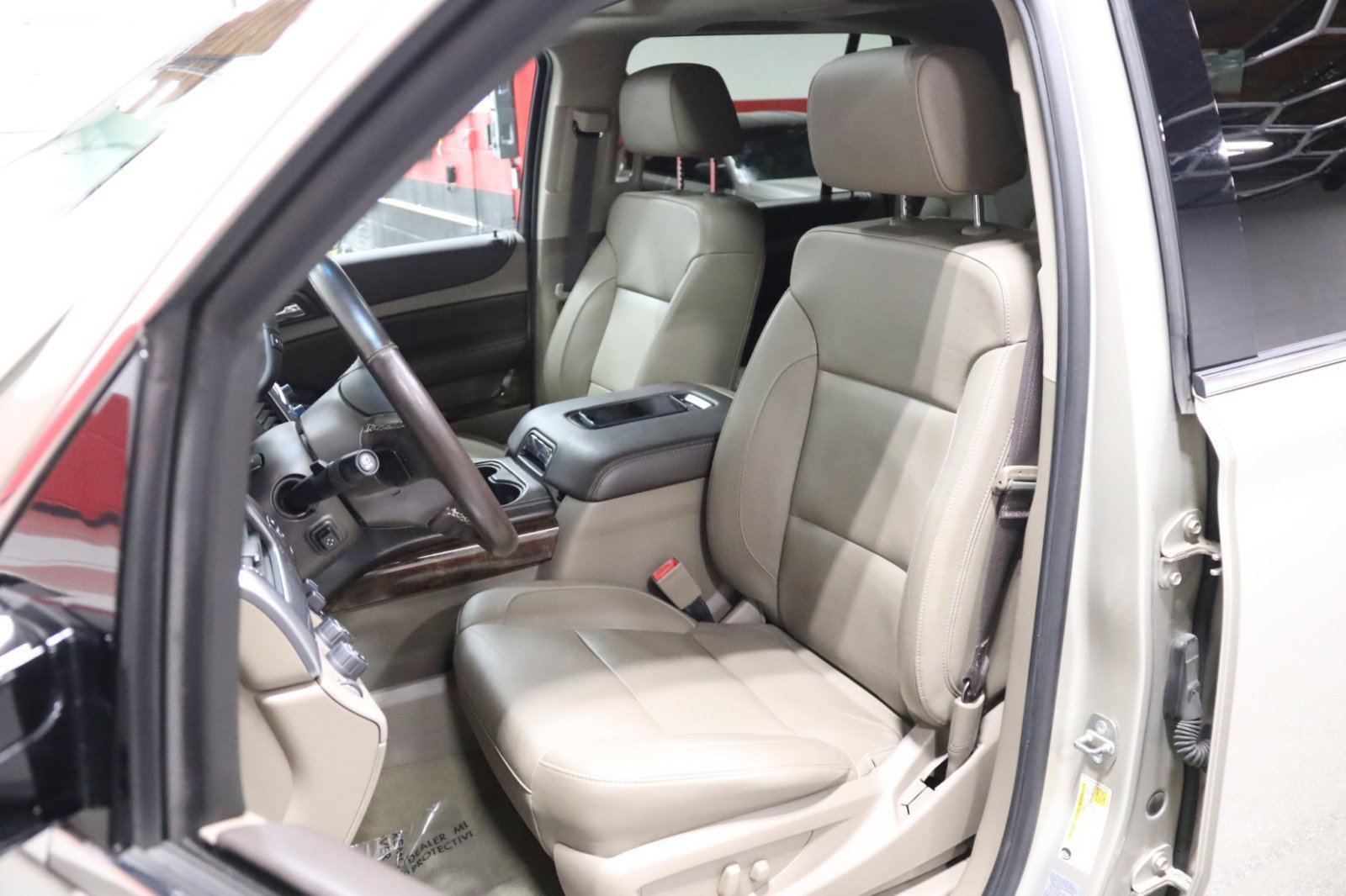 Used 2017 Chevrolet Suburban LT AWD/4WD image 36