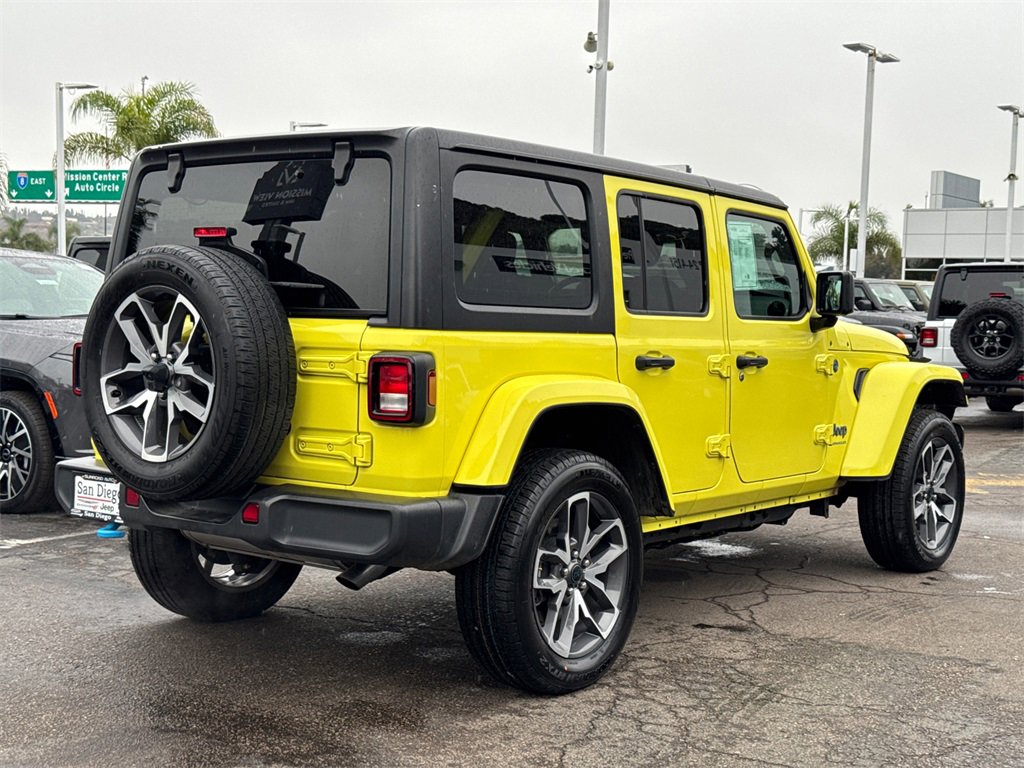 Used 2024 Jeep Wrangler Unlimited image 12