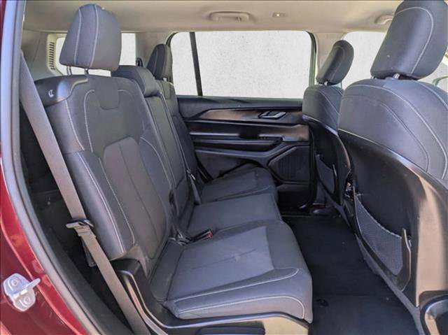 Used 2023 Jeep Grand Cherokee L Laredo image 20